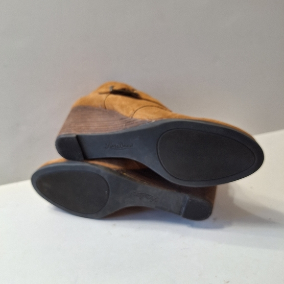 Lucky Brand Western Camel Suede Wedge Heel Ankle Booties Size 8.5 - Picture 8 of 13